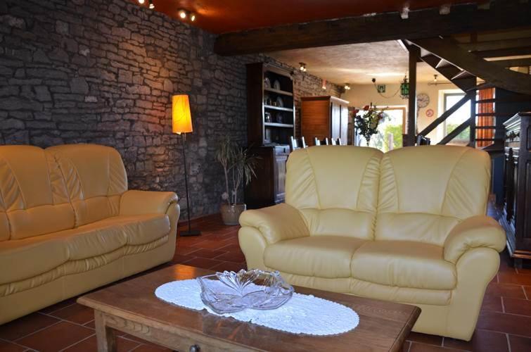 Gites Ferme De La Barriere Chimay Exterior photo